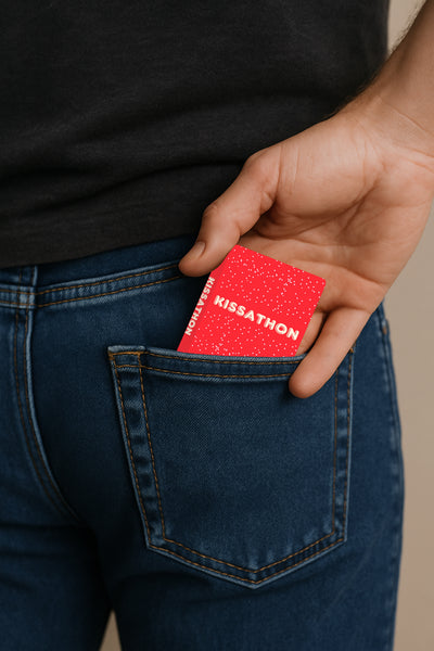 Kissathon kissing card game – freaky or romantic game night